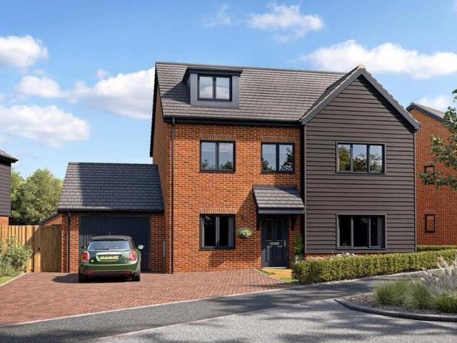 House for sale in Walton Park, Milton Keynes