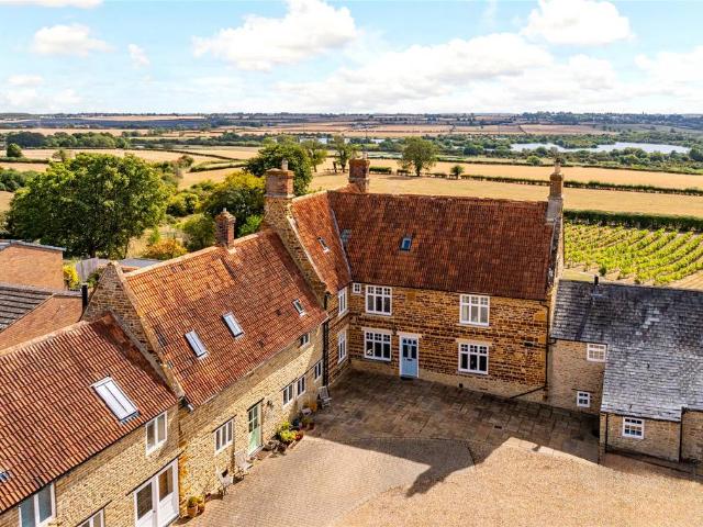 House for sale in Great Doddington, North Northamptonshire
