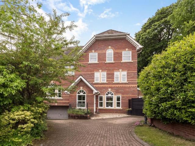 House for sale in Altrincham, Trafford