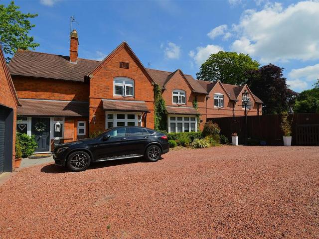 House for sale in Elmfield, Leicestershire