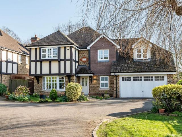 House for sale in Pachesham Park, Surrey