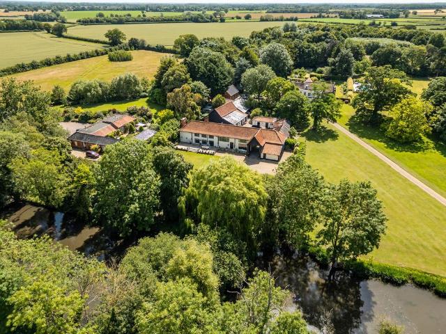 House for sale in Topcroft, Burgh St Peter