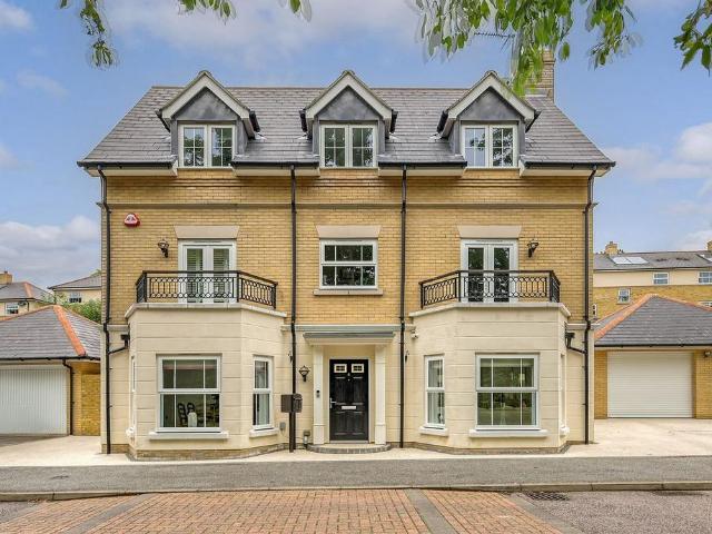 House for sale in Navestock Side, Essex