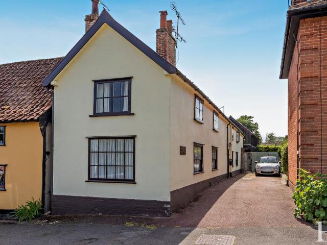 House for sale in Bedingfield, Suffolk