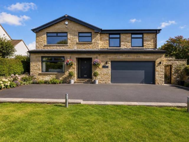 House for sale in Southowram, West Yorkshire