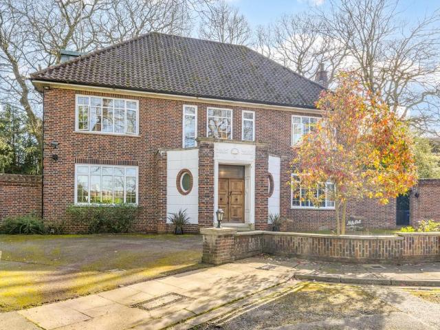 House for sale in Hampstead Garden Suburb, Greater London