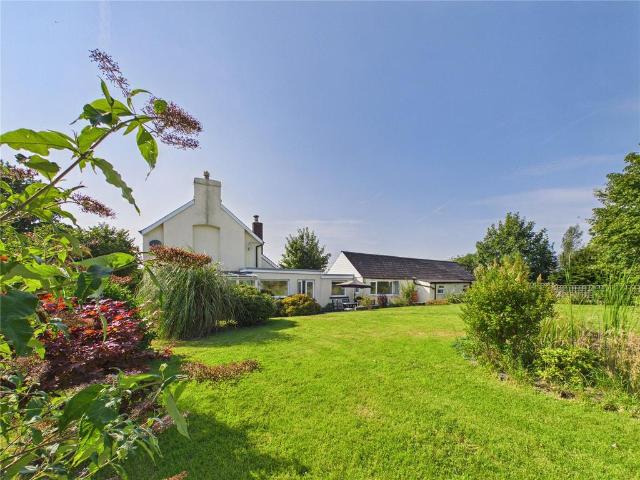 House for sale in New Moat, Wales