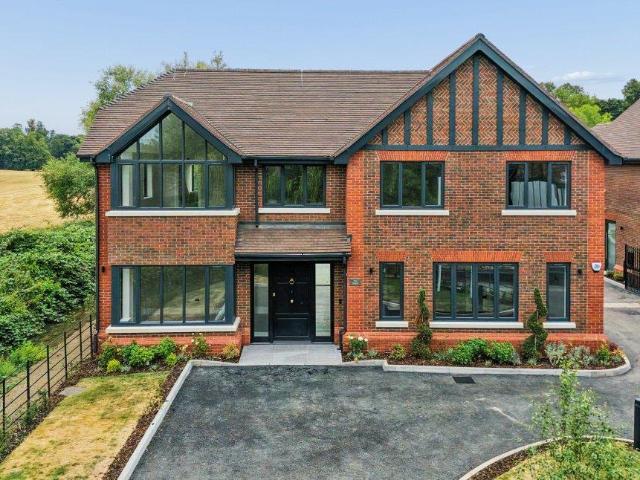 House for sale in Denham, Gerrards Cross and Chalfonts Community Board, Buckinghamshire
