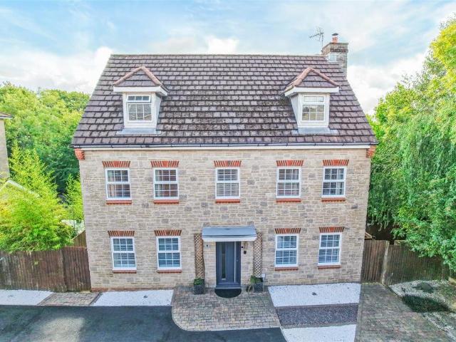 House for sale in Broadlands, Wales