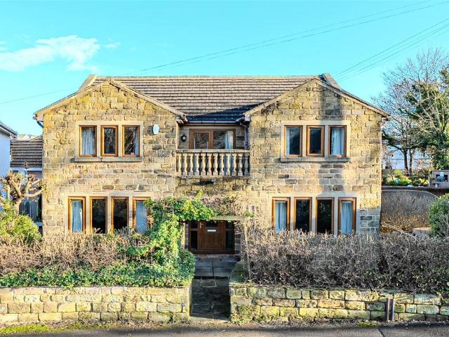 House for sale in Gildersome, West Yorkshire
