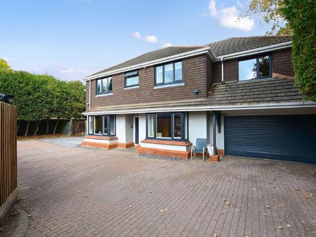 House for sale in Farnborough, Hampshire