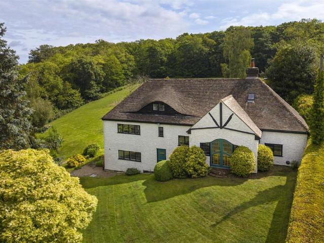 House for sale in Oversland, Oad Street