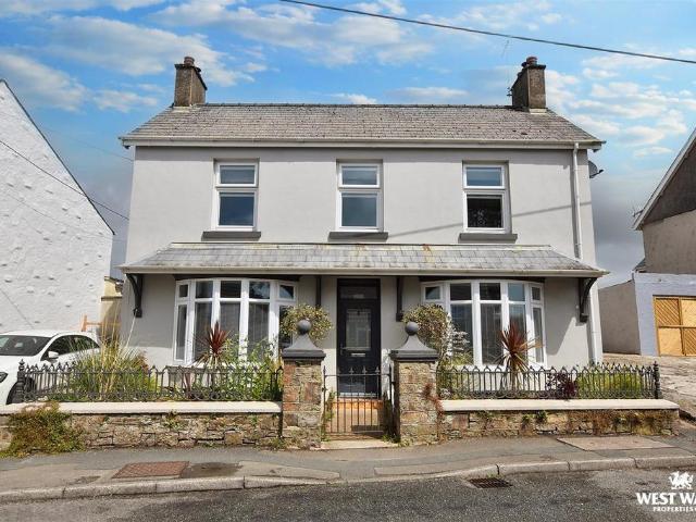 House for sale in Kilgetty, Wales