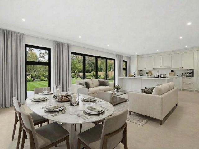 House for sale in Navestock Side, Essex