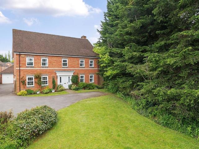 House for sale in Hook, Hart