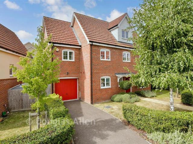 House for sale in Greater London
