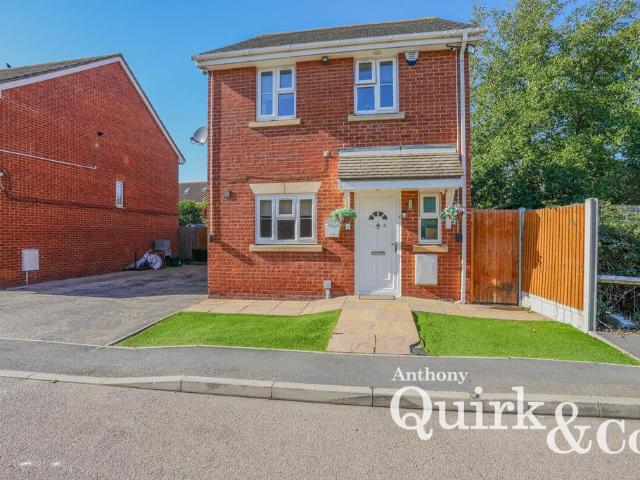 House for sale in Canvey Island