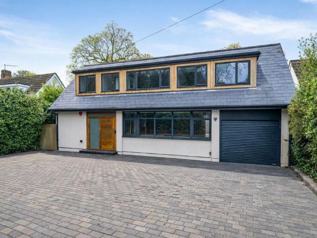 House for sale in Highcliffe