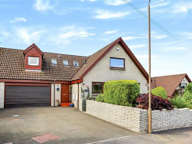 House for sale in Cambusbarron, Scotland