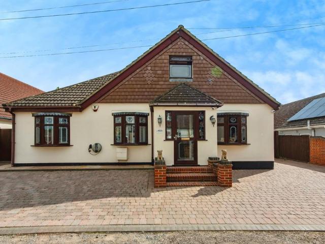 House for sale in Worcester Park Estate, Monks Orchard