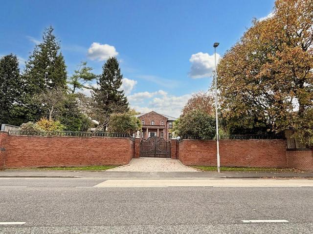 House for sale in Ellenbrook, Salford
