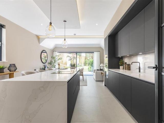 House for sale in Streatham, Greater London