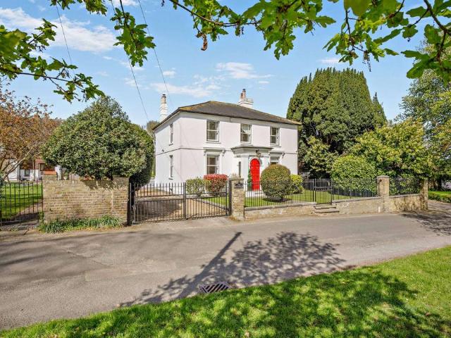 House for sale in Hook Green, Hamerton