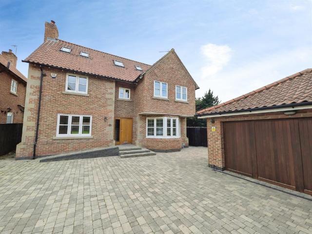 House for sale in Leconfield