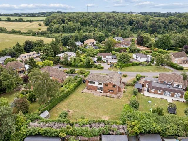 House for sale in Pouchen End, Hertfordshire