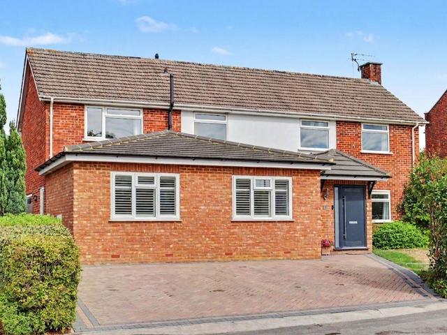 House for sale in Claygate, Elmbridge