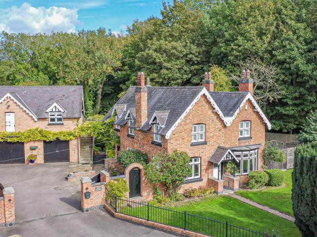 House for sale in Beamhurst, Staffordshire