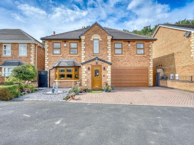House for sale in Landywood, Great Chatwell