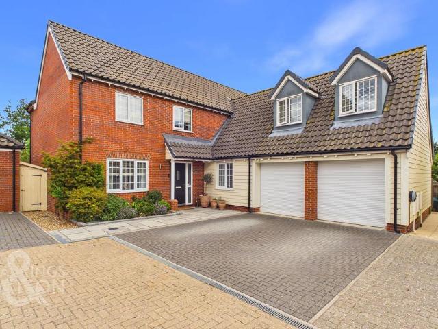 House for sale in Saxon Fields, Broadland