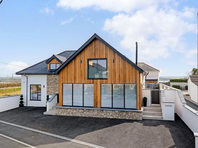 House for sale in Llanfaelog, Rhosneigr