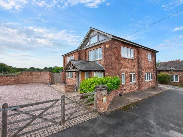 House for sale in Mobberley