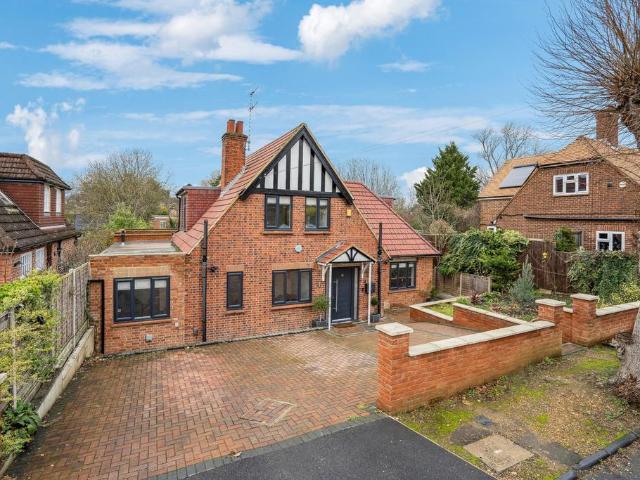House for sale in Northwood, Greater London