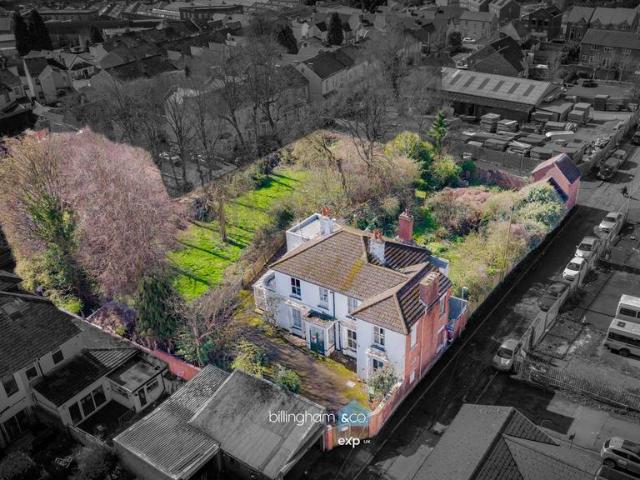 House for sale in Dixons Green, West Midlands