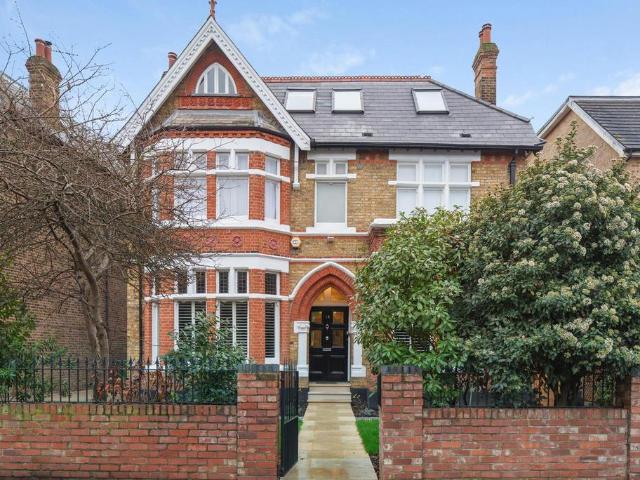 House for sale in London Borough of Ealing, Park Royal