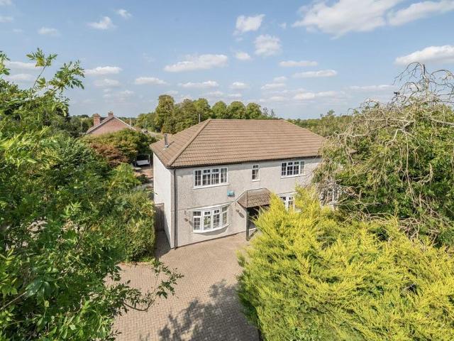 House for sale in Chiseldon, Swindon