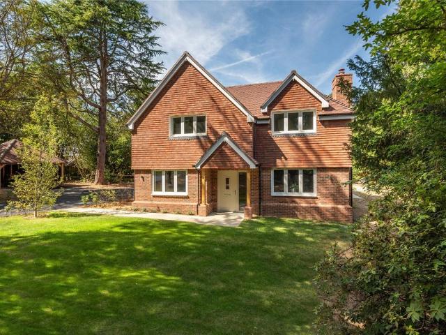 House for sale in Box Hill Village, Pachesham Park