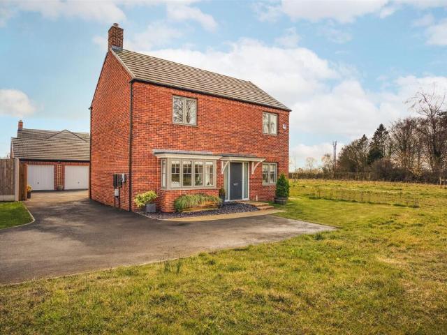 House for sale in Froggatt, East Midlands