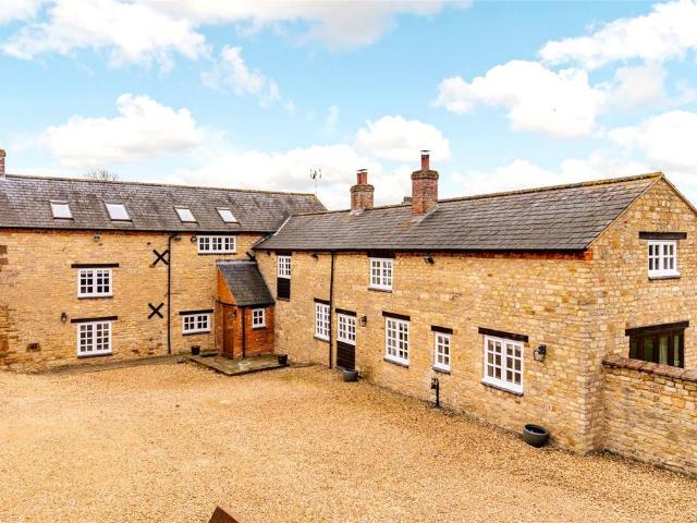 House for sale in Stoke Bruerne, Northamptonshire