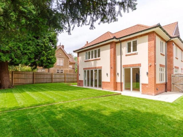 House for sale in Feckenham, City Of Bristol