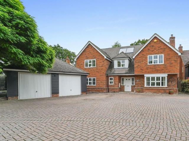 House for sale in Chipping Hill, Essex