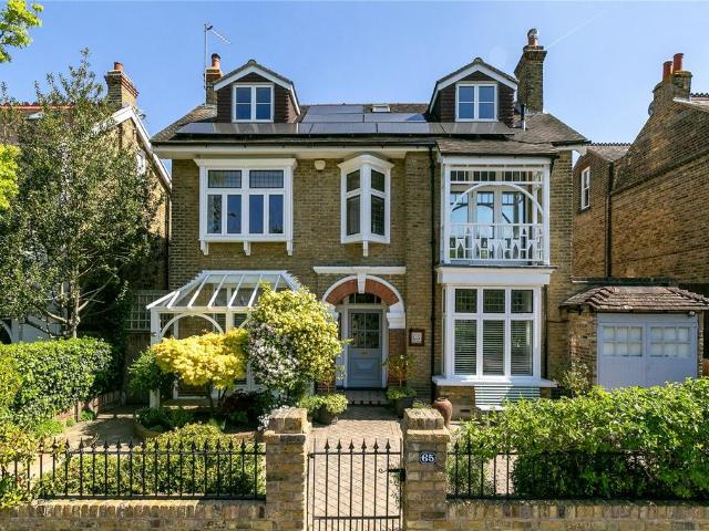 House for sale in Hampton Wick, Greater London