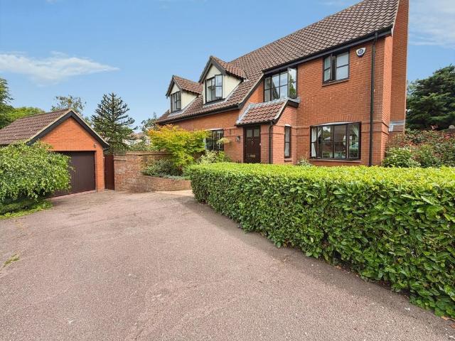 House for sale in Blackfen, Greater London