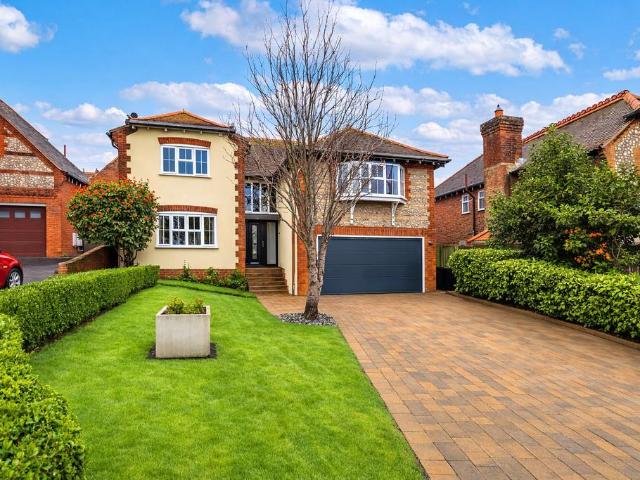 House for sale in Milborne St Andrew, East Dorset