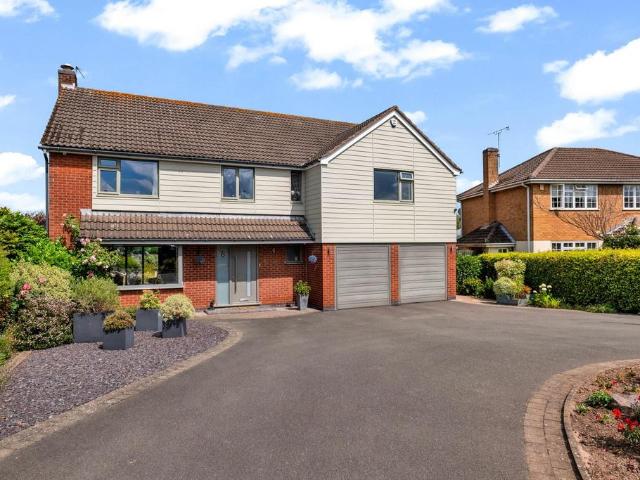 House for sale in Elmfield, Leicestershire