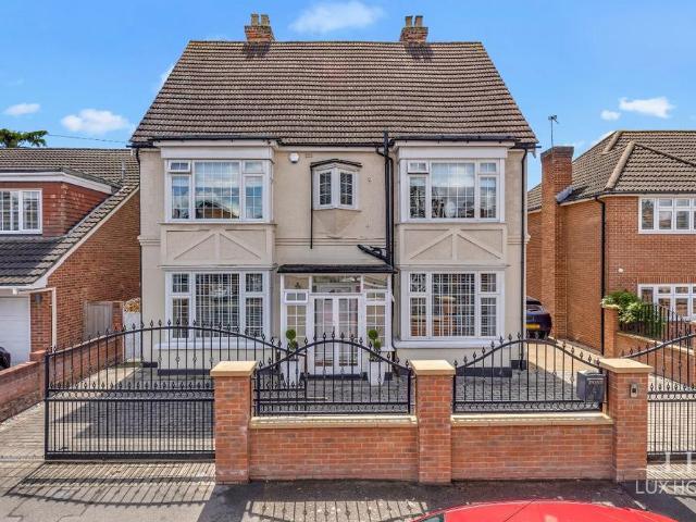 House for sale in Hornchurch, Greater London