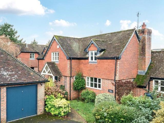 House for sale in Littlecote, West Sussex